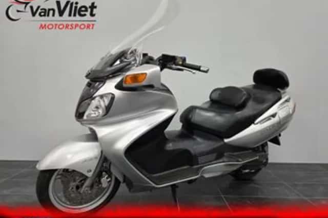 Suzuki AN 650 Burgman Executive (2004) thumbnail 2