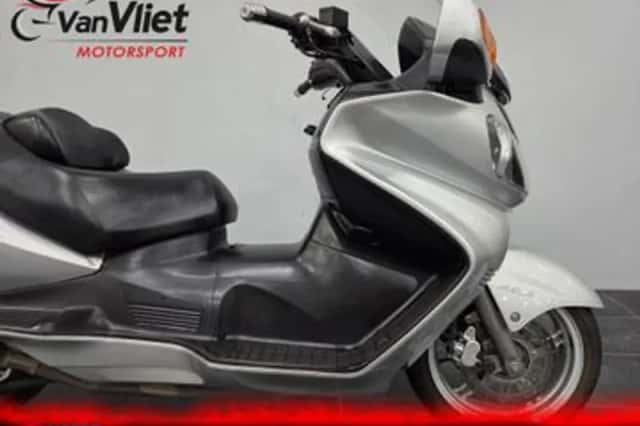 Suzuki AN 650 Burgman Executive (2004) thumbnail 3