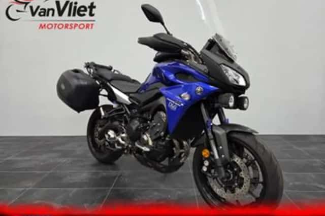 Yamaha Tracer 900 (2017) thumbnail 1