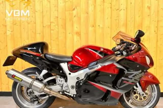 Suzuki GSX-R 1300 (2000) thumbnail 1