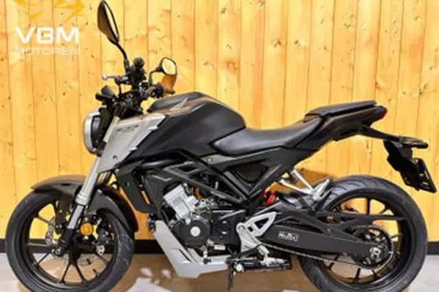 Honda CB125R (2018) thumbnail 4