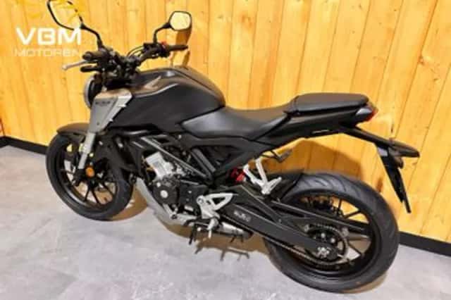 Honda CB125R (2018) thumbnail 6
