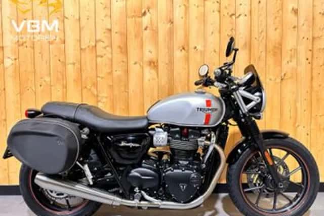 Triumph Street Twin (2016) thumbnail 1