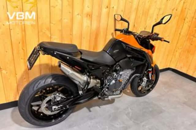 KTM 890 Duke (2022) thumbnail 3