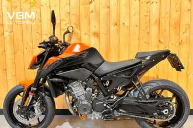 KTM 890 Duke (2022) thumbnail 4