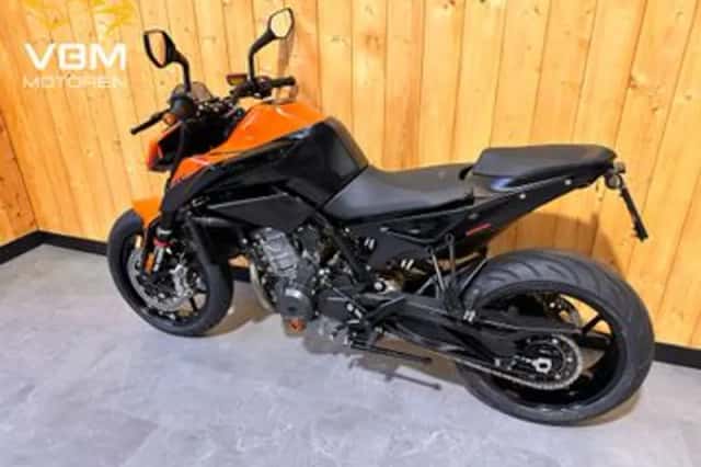 KTM 890 Duke (2022) thumbnail 6