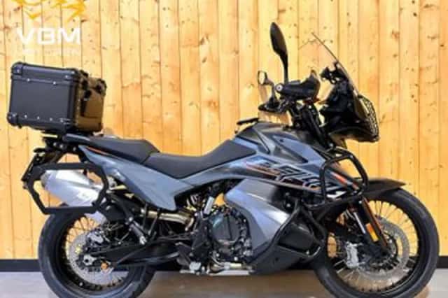 KTM 890 Adventure (2023) thumbnail 1