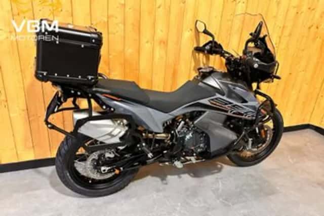 KTM 890 Adventure (2023) thumbnail 3