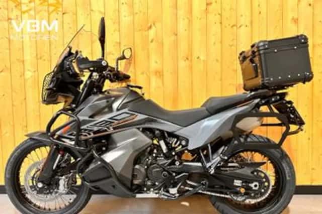 KTM 890 Adventure (2023) thumbnail 4