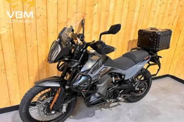 KTM 890 Adventure (2023) thumbnail 5