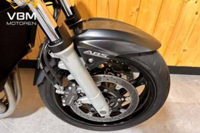 Suzuki GSR600 (2007) thumbnail 5