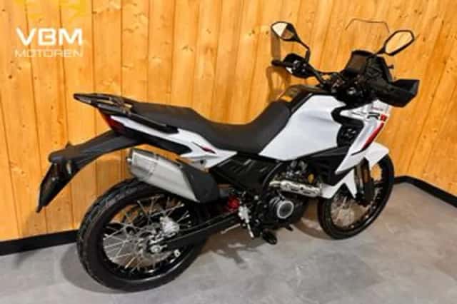 QJ Motor SRT 125 DX (2026) thumbnail 3