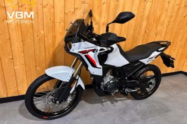 QJ Motor SRT 125 DX (2026) thumbnail 5