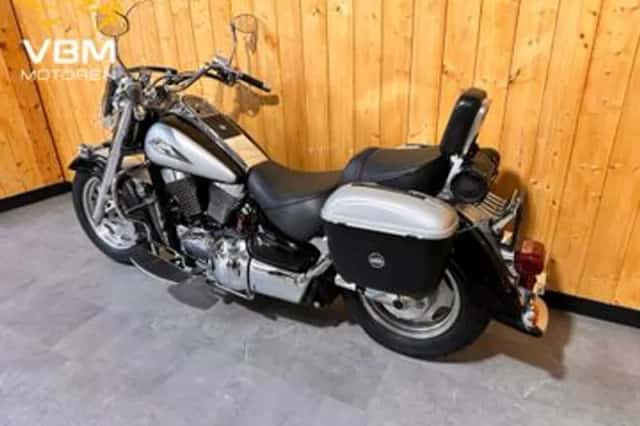 Suzuki VL 1500 Intruder (1999) thumbnail 6