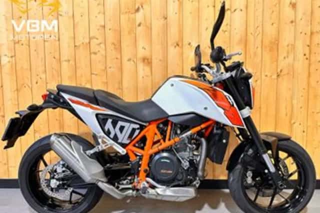 KTM 690 Duke (2016) thumbnail 1