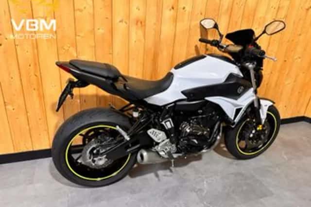 Yamaha MT-07 (2017) thumbnail 3