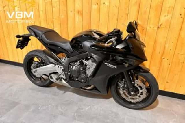 Honda CBR650F (2015) thumbnail 2
