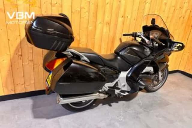 Honda ST 1300 PAN European (2009) thumbnail 3