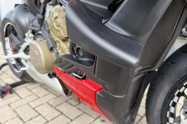 Ducati Streetfighter V4 (2020) thumbnail 5