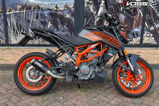 KTM 125 Duke (2024) thumbnail 1