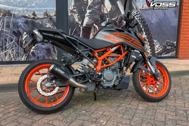 KTM 125 Duke (2024) thumbnail 4