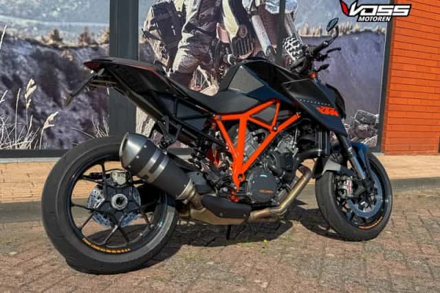 KTM 1290 SuperDuke R (2014) thumbnail 3