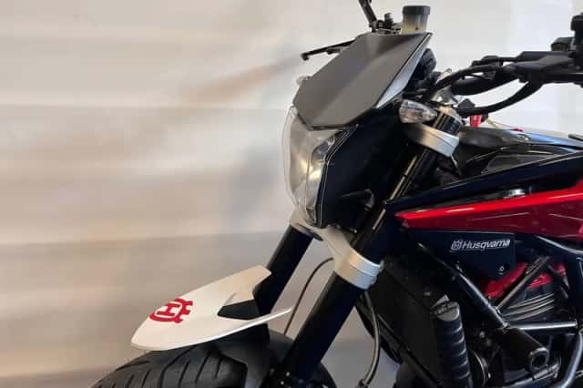 Husqvarna Nuda 900R (2014) thumbnail 2
