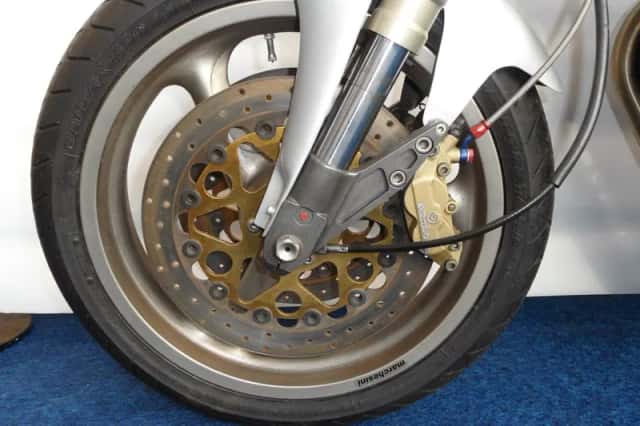 Suzuki GSX 750 (1982) thumbnail 2