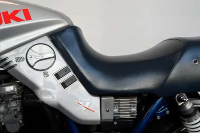 Suzuki GSX 750 (1982) thumbnail 5
