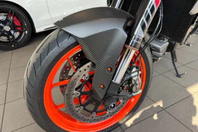 KTM 1290 SuperDuke R (2017) thumbnail 4