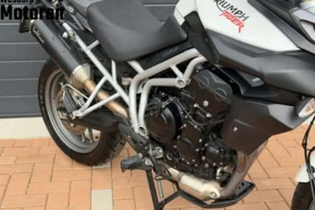 Triumph Tiger 800 (2011) thumbnail 4