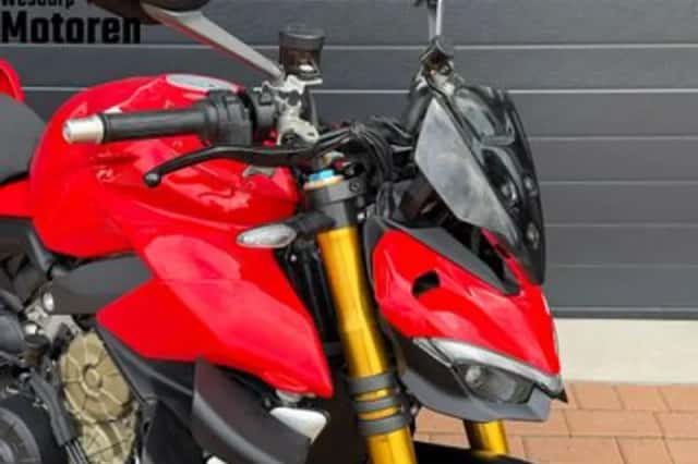 Ducati Streetfighter V4S (2020) thumbnail 5