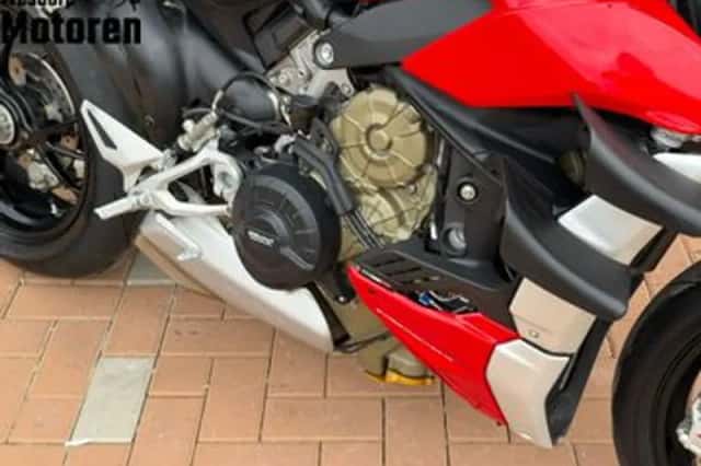 Ducati Streetfighter V4S (2020) thumbnail 6