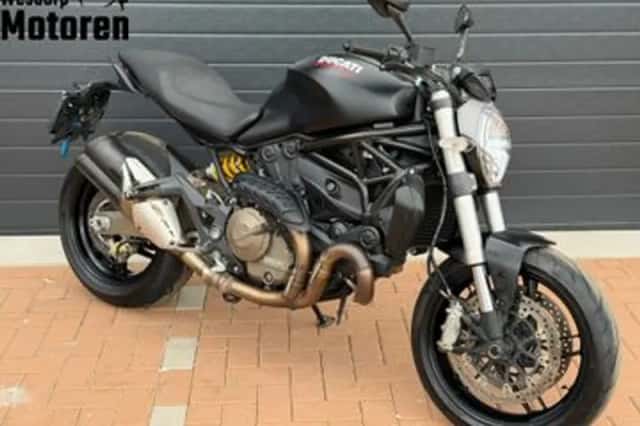 Ducati Monster 821 Dark (2015) thumbnail 1