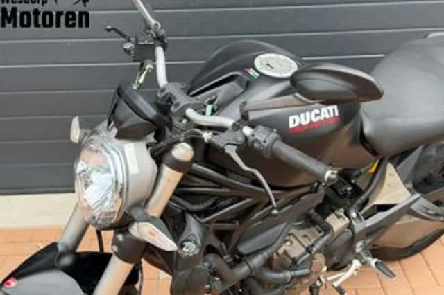Ducati Monster 821 Dark (2015) thumbnail 4