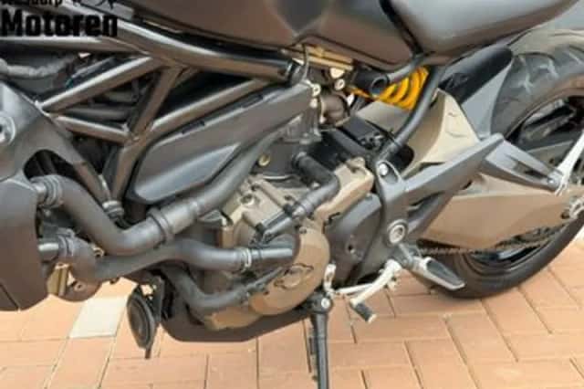 Ducati Monster 821 Dark (2015) thumbnail 5