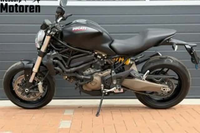 Ducati Monster 821 Dark (2015) thumbnail 6