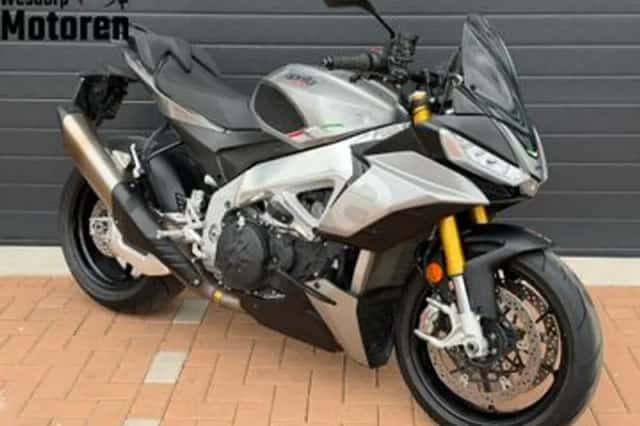 Aprilia Tuono V4 1100 (2022) thumbnail 1