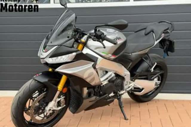 Aprilia Tuono V4 1100 (2022) thumbnail 2