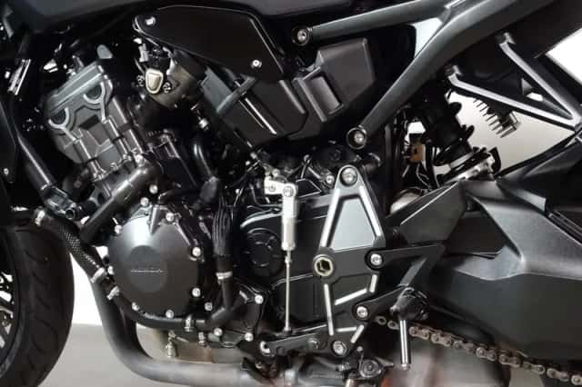 Honda CB1000R (2023) thumbnail 6