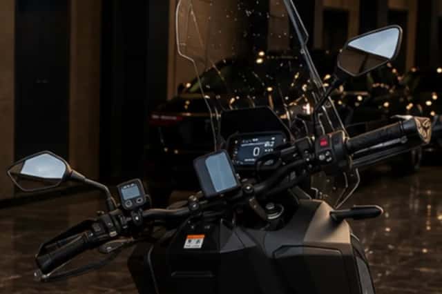 Honda X ADV (2023) thumbnail 2