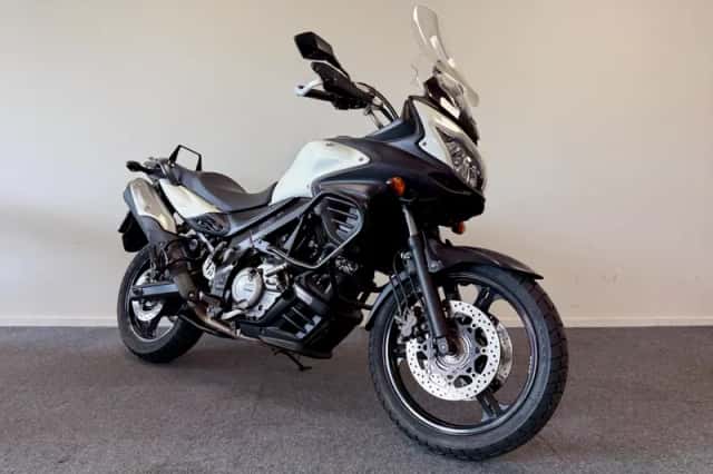 Suzuki V-Strom (2012) thumbnail 1