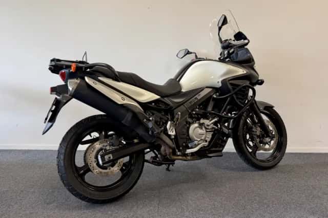 Suzuki V-Strom (2012) thumbnail 3