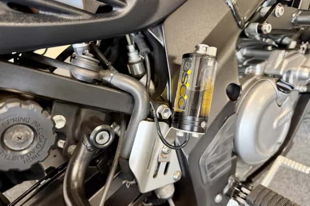 Suzuki V-Strom (2012) thumbnail 6