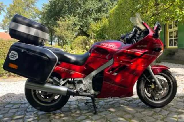 Suzuki GSX 1100 F (1993) thumbnail 4