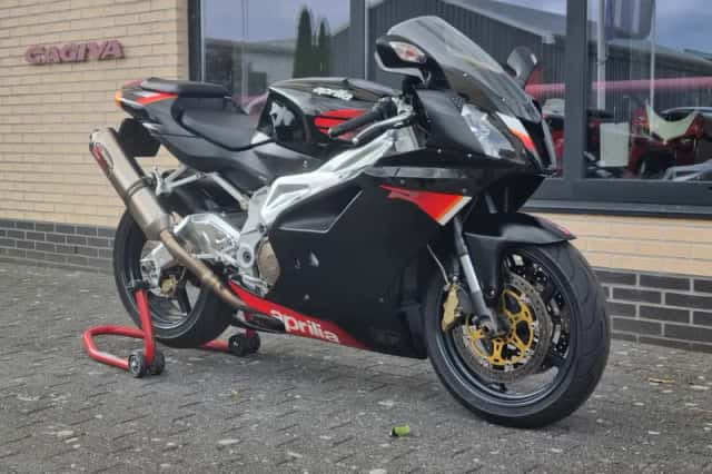 Aprilia RSV 1000 R (2004) thumbnail 2