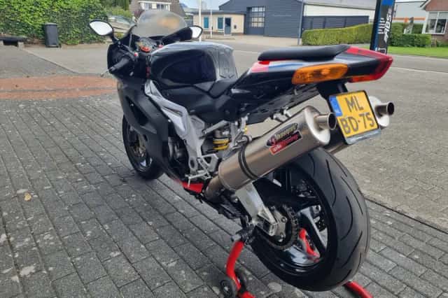 Aprilia RSV 1000 R (2004) thumbnail 4