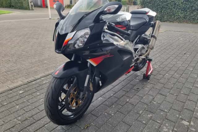 Aprilia RSV 1000 R (2004) thumbnail 5