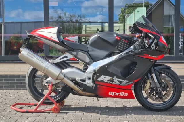 Aprilia RSV Mille 1000 (2001) thumbnail 1