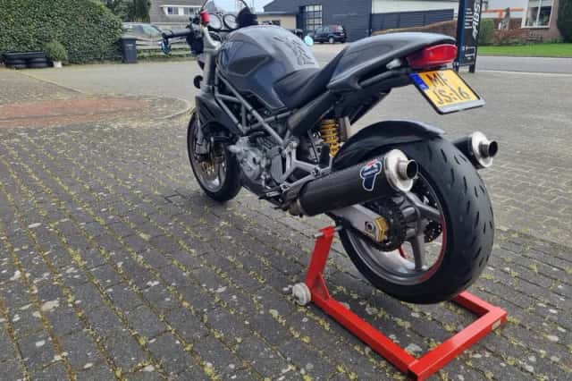 Ducati Monster (2001) thumbnail 4